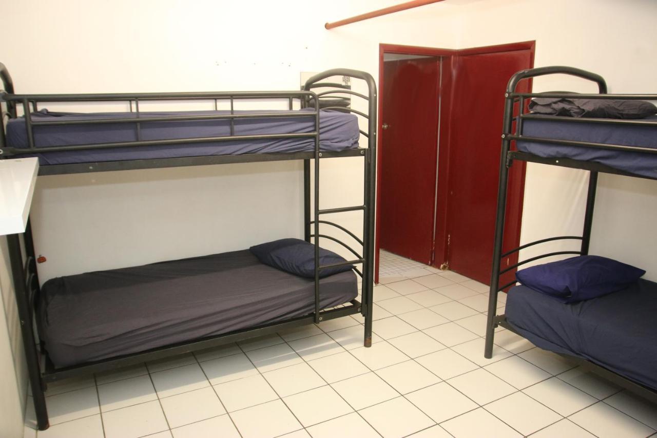 Хостел Cairns Waterfront Backpackers Экстерьер фото